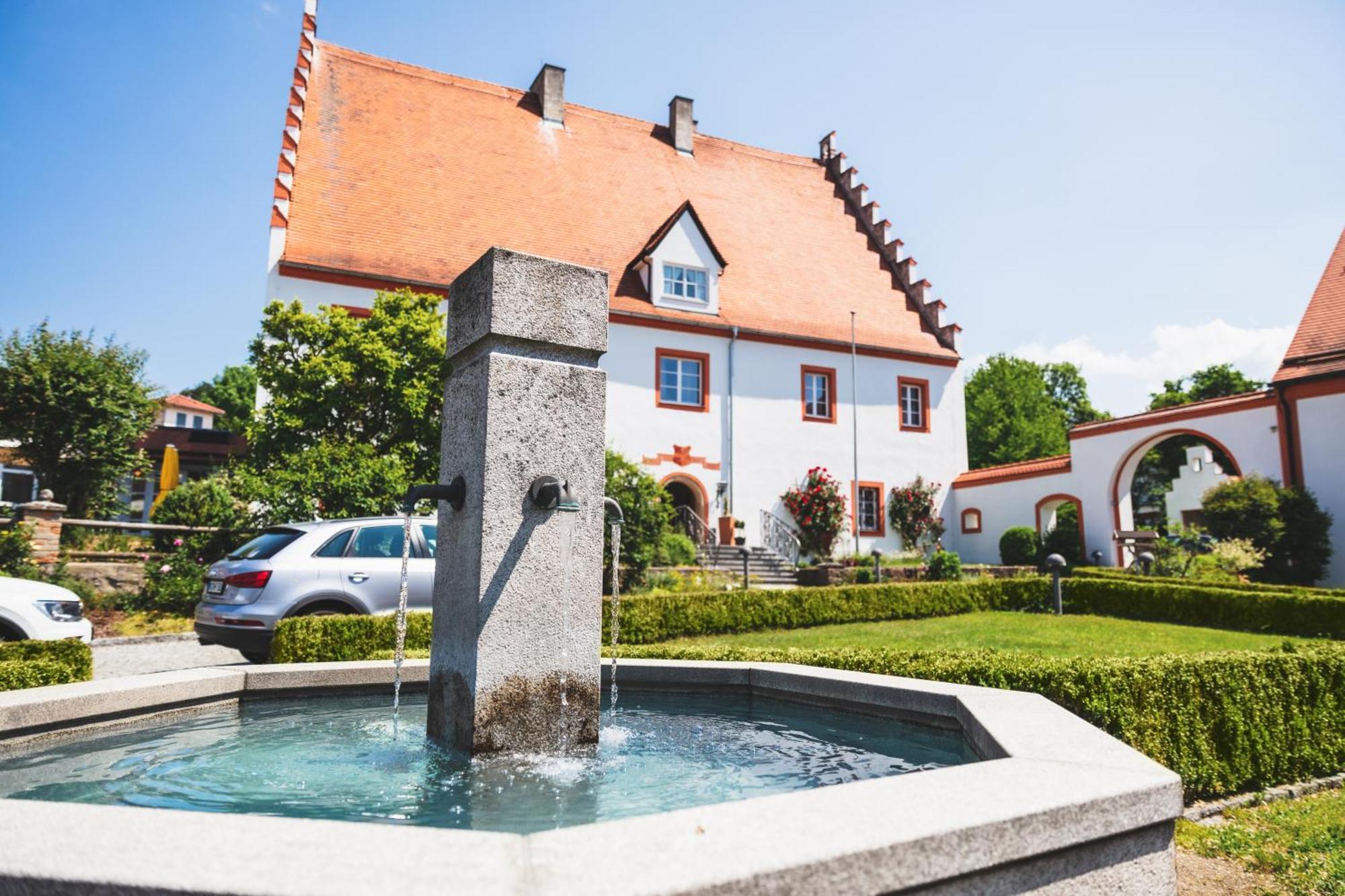 Schlossgasthof Roesch Blaibach Eksteriør billede